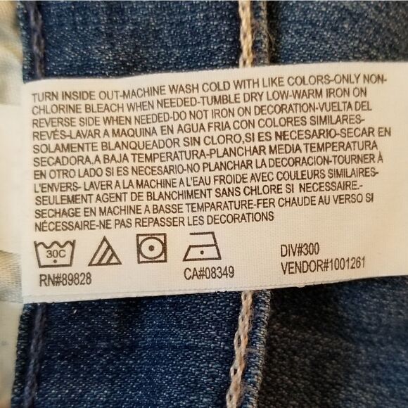 Gloria Vanderbilt Amanda Heritage Fit Tapered Leg Embellished Pockets Jeans - Picture 8 of 11